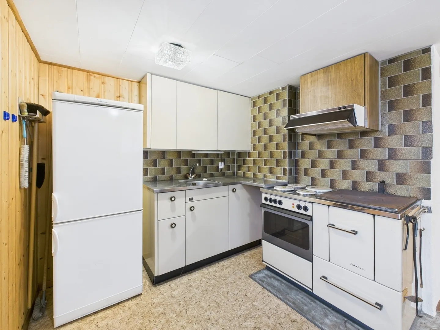 Charmante maison individuelle de 3,5 pièces avec potentiel dans un emplacement central de Gurtnellen - Photo 6 sur 13