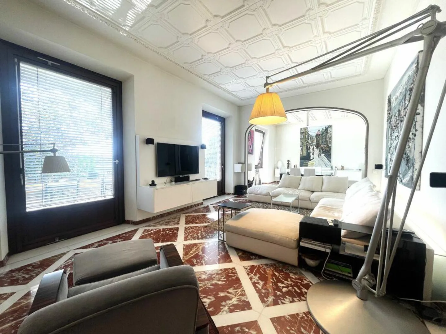 Stunning renovated period villa with building plot. - Photo 8 of 18