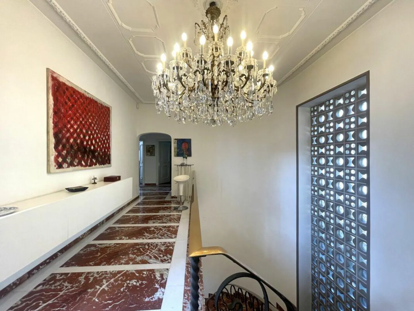 Stunning renovated period villa with building plot. - Photo 10 of 18