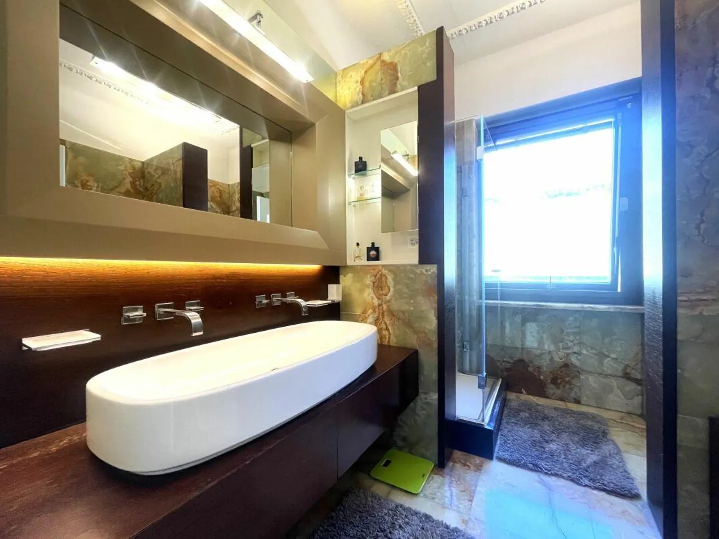 Stunning renovated period villa with building plot. - Photo 11 of 18