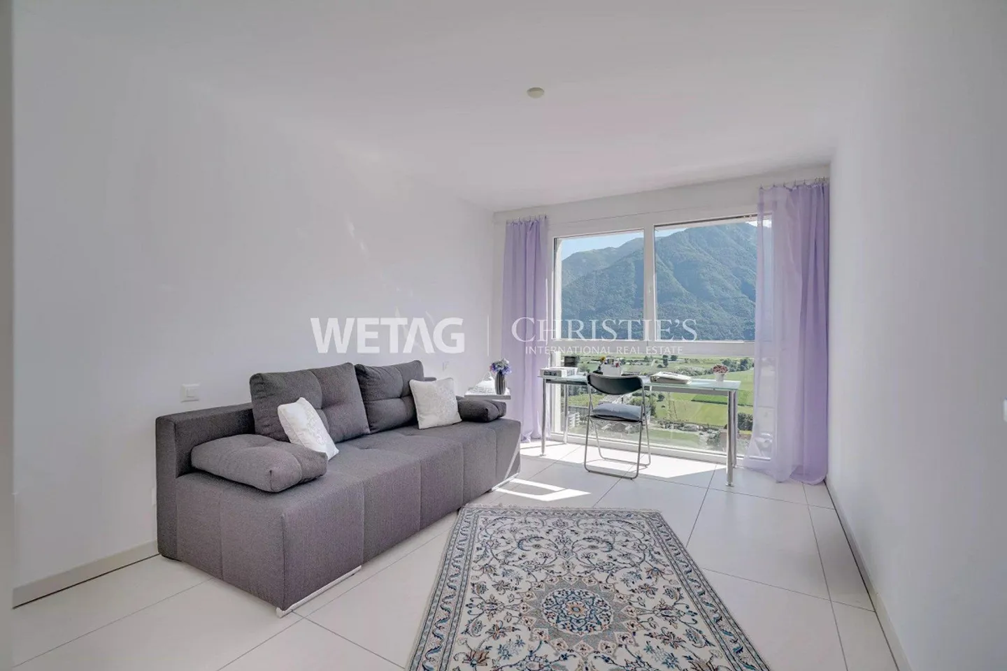 Gordola: Comfortable & Modern Apartment with Covered Terrace - Photo 9 of 11