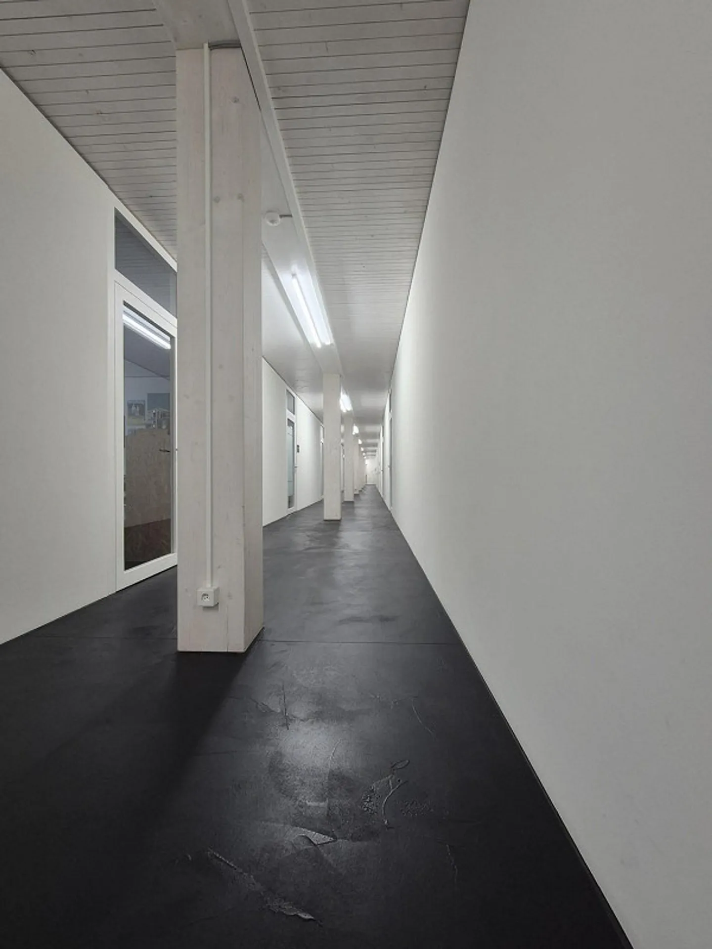 Geräumige Büroräumlichkeit in Wabern - Foto 2 von 5