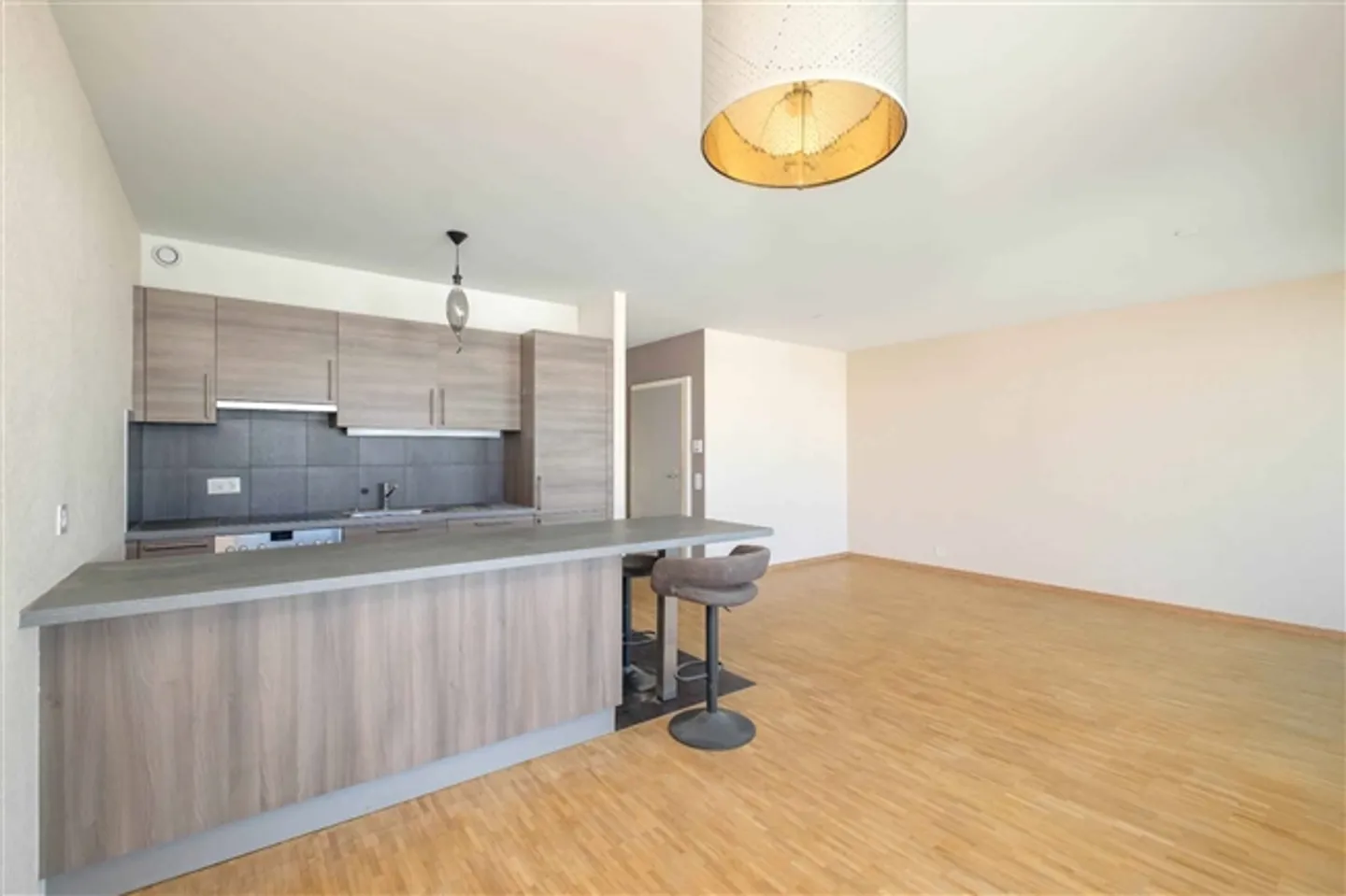 Bellissimo appartamento di 4 stanze al 5° piano - Foto 4 di 11