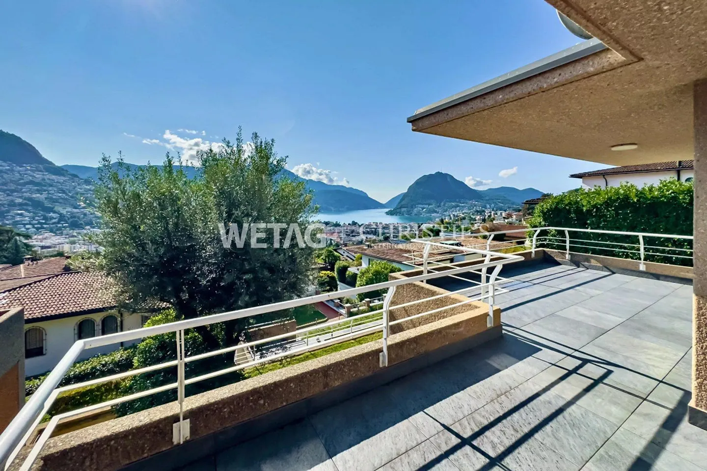 À Lugano : Élégante villa en rangée avec jardin privé et large vue sur le lac - Photo 6 sur 12