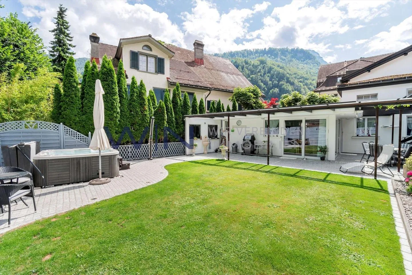 Garden of Eden including a separate apartment - Photo 3 of 12