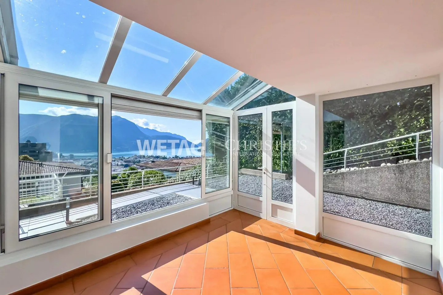 À Lugano : Élégante villa en rangée avec jardin privé et large vue sur le lac - Photo 8 sur 12
