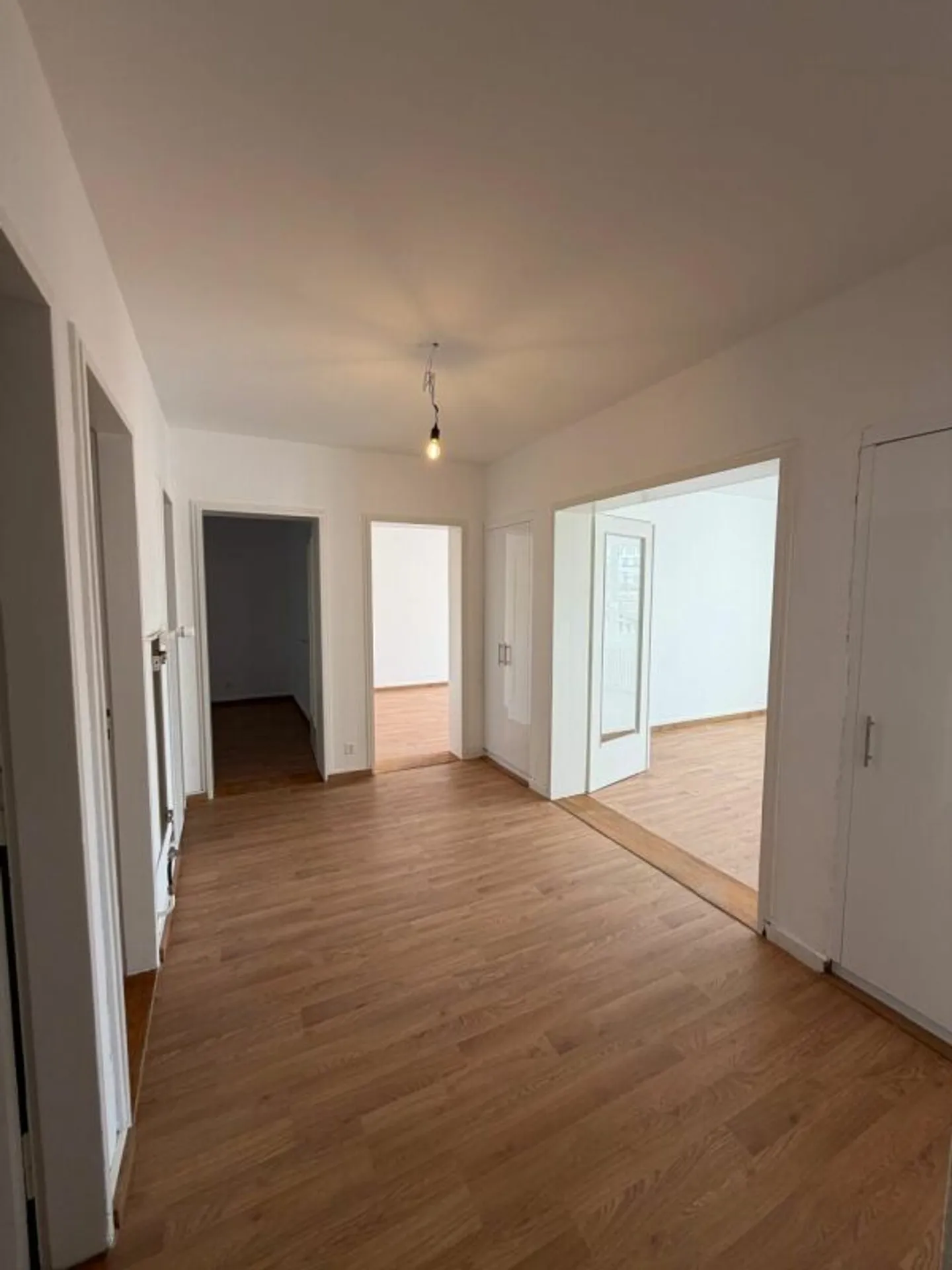 Modern Apartment in Fribourg - Photo 4 of 12