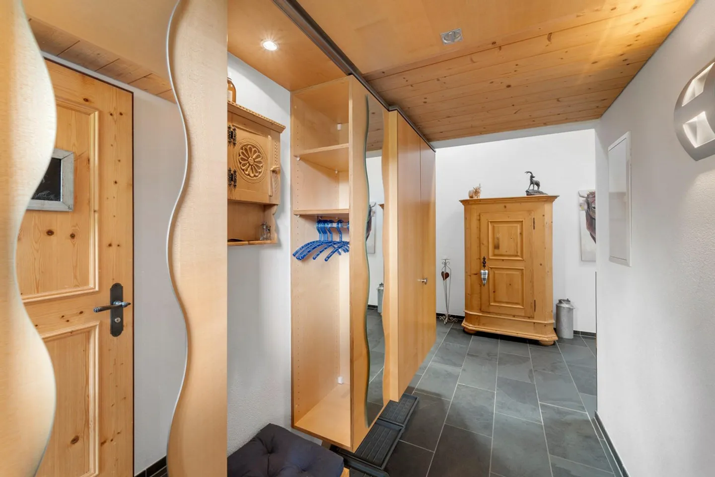 Bellissimo appartamento mansardato di 6 1/2 stanze soleggiato come prima o seconda residenza - Foto 2 di 17