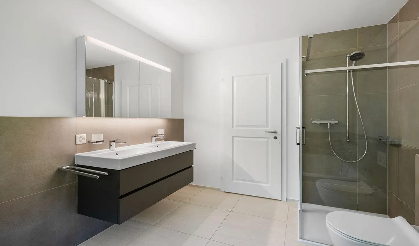 Appartement spacieux et charmant - situé au centre et bien desservi - Photo 6 sur 9