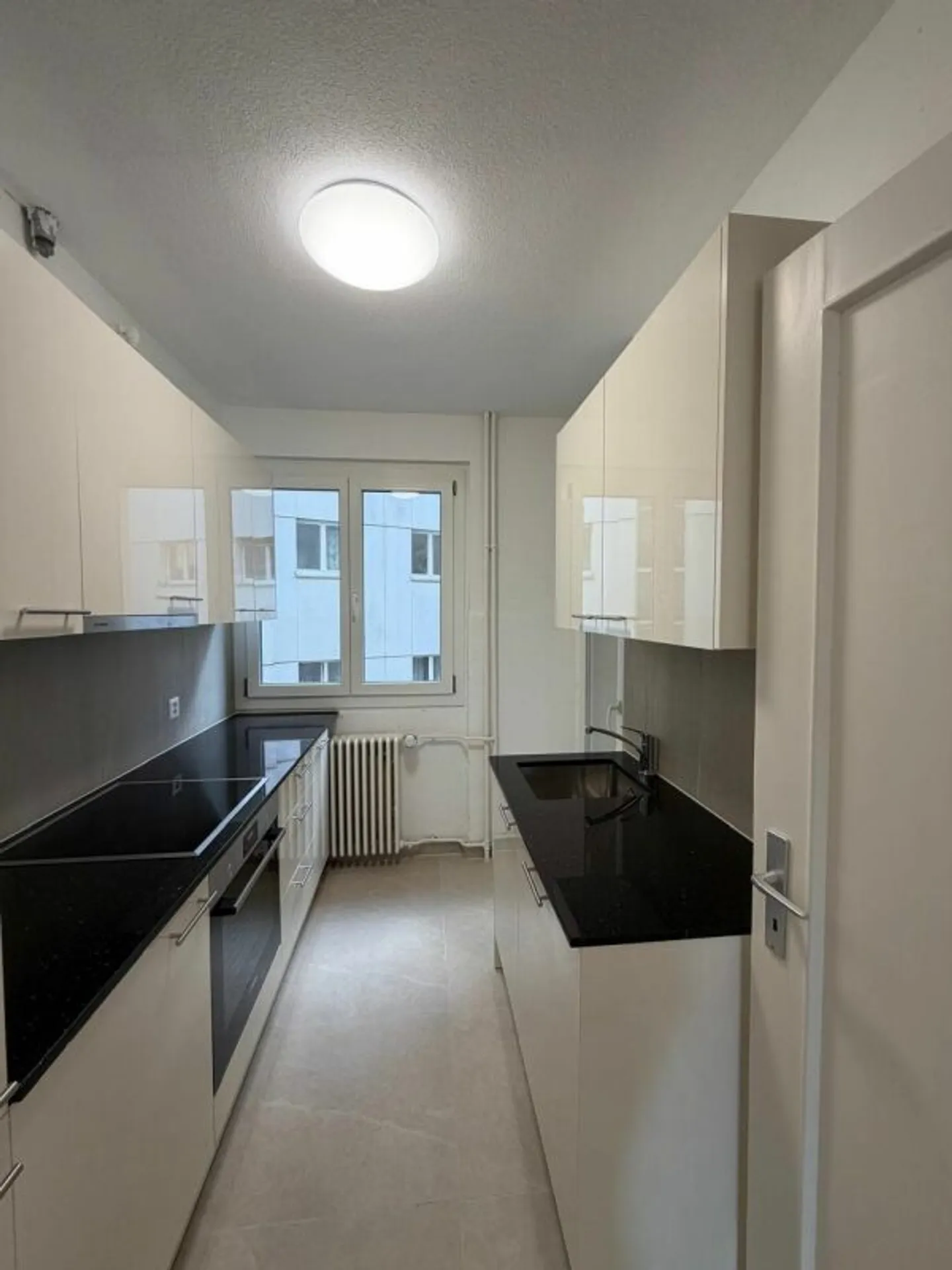 Modern Apartment in Fribourg - Photo 10 of 12