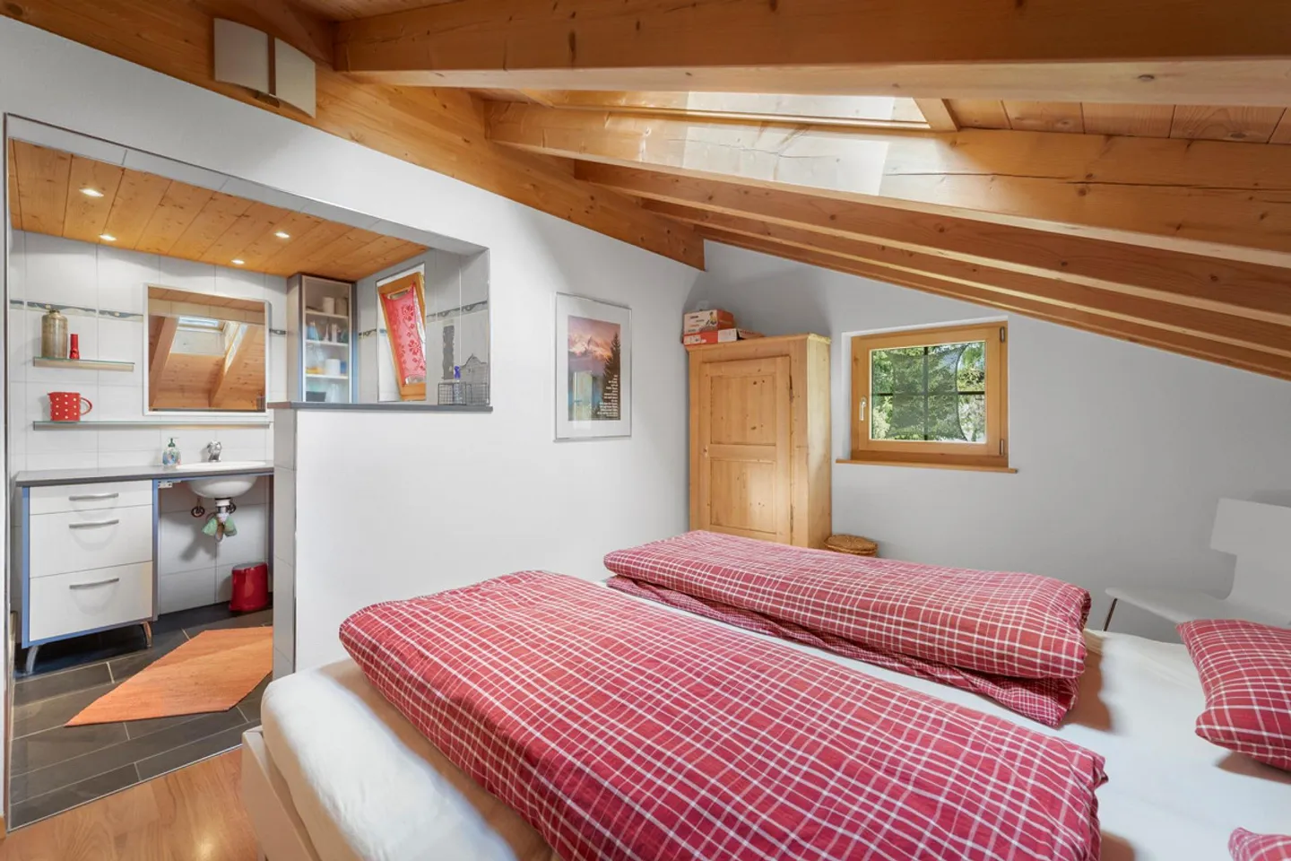 Bellissimo appartamento mansardato di 6 1/2 stanze soleggiato come prima o seconda residenza - Foto 4 di 17