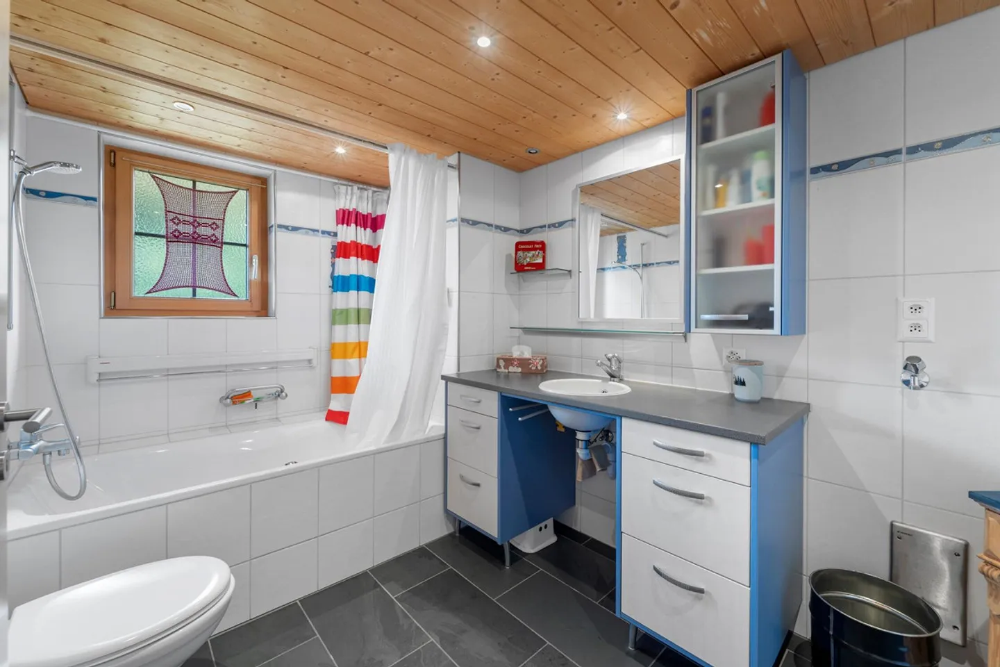 Bellissimo appartamento mansardato di 6 1/2 stanze soleggiato come prima o seconda residenza - Foto 9 di 17
