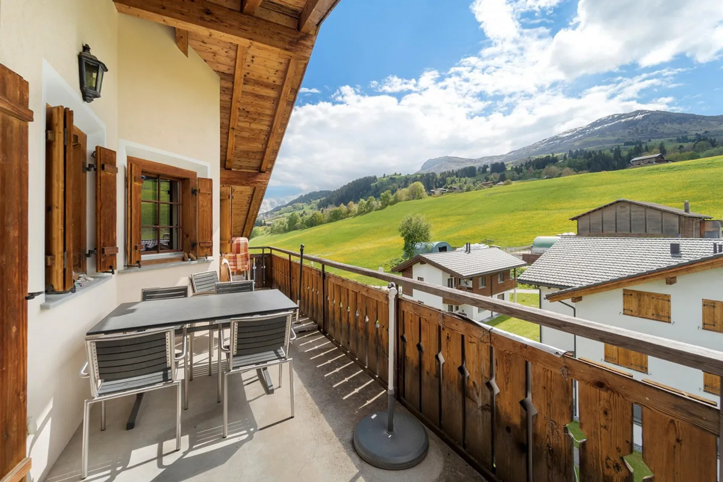 Bellissimo appartamento mansardato di 6 1/2 stanze soleggiato come prima o seconda residenza - Foto 13 di 17