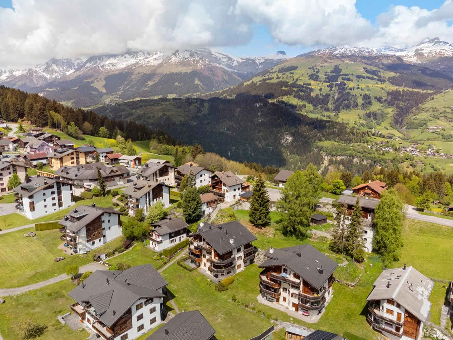 Bellissimo appartamento mansardato di 6 1/2 stanze soleggiato come prima o seconda residenza - Foto 14 di 17