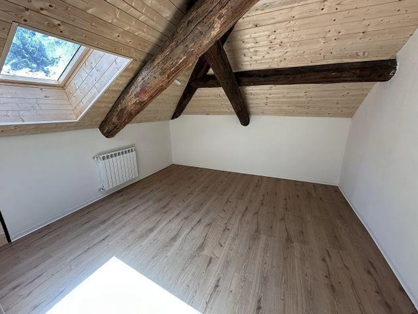 3 1/2-Room Attic Apartment in the Top Floor in a Quiet, Central Location... - Photo 7 of 15