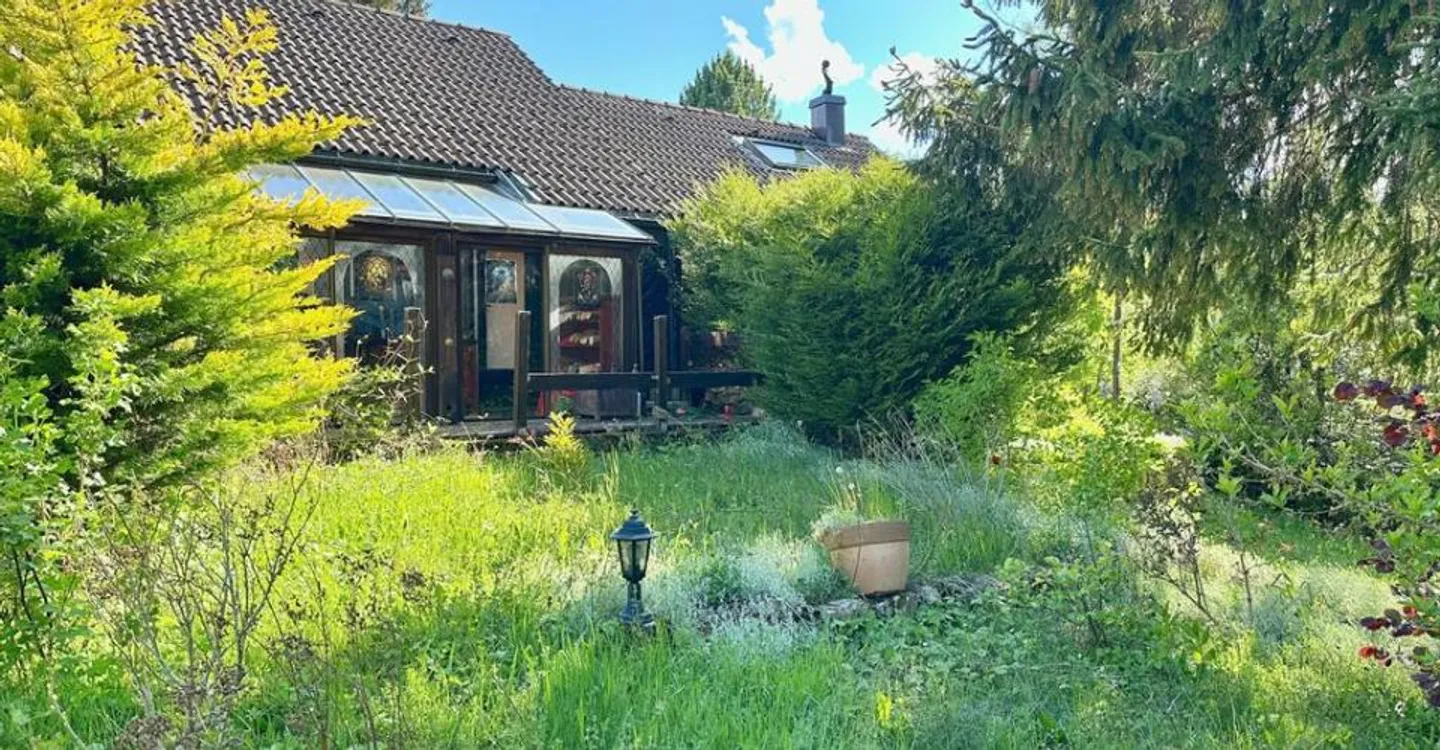 Charming cozy chalet with south-facing terrace, garage and authentic character - Photo 2 of 10