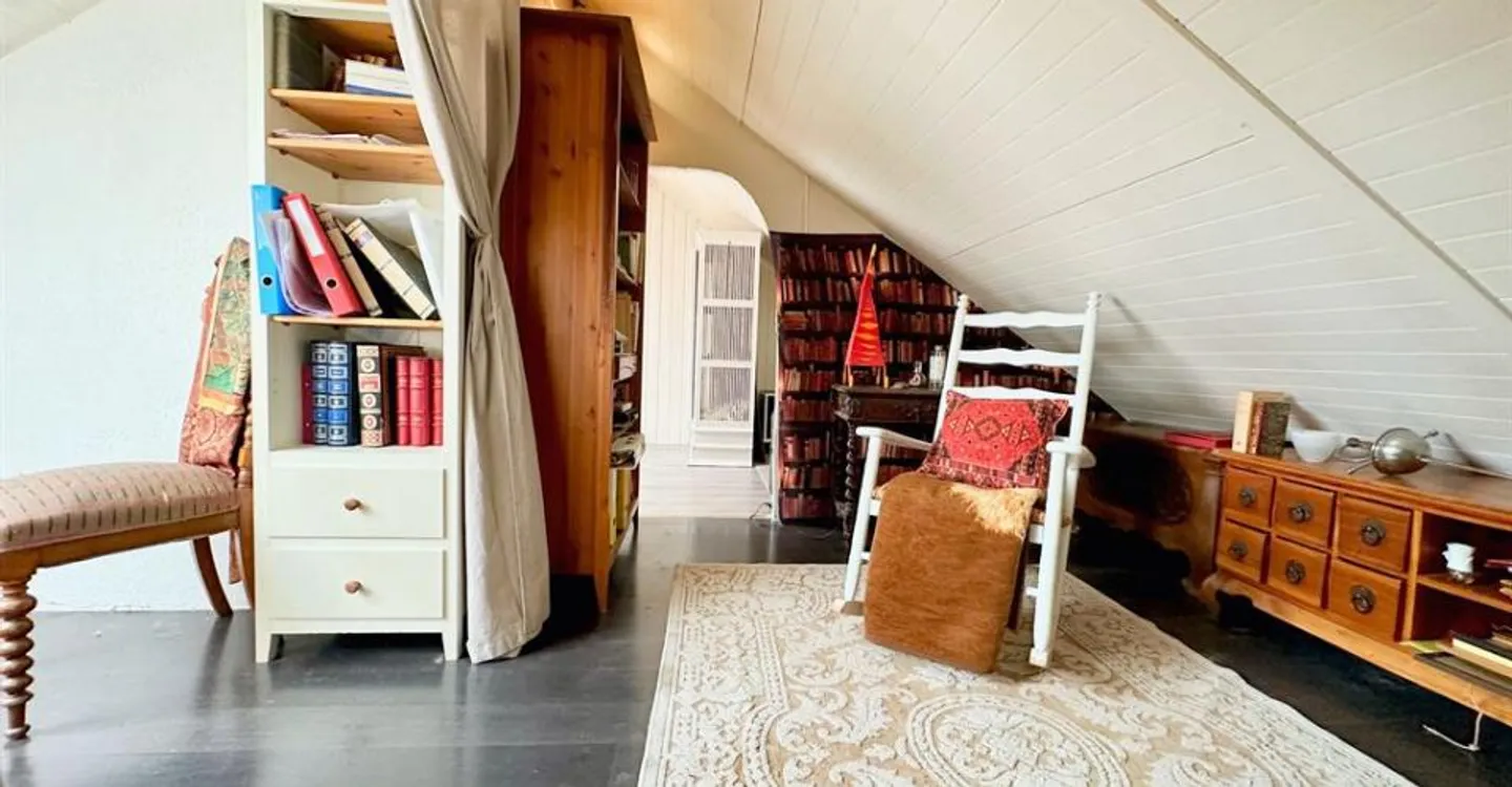 Charming cozy chalet with south-facing terrace, garage and authentic character - Photo 9 of 10