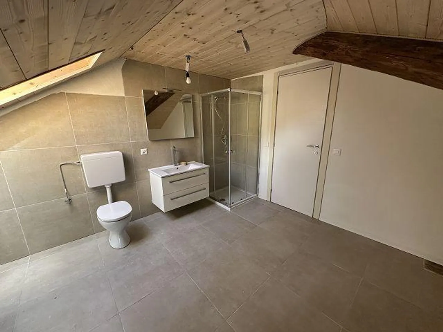 3 1/2-Room Attic Apartment in the Top Floor in a Quiet, Central Location... - Photo 13 of 15