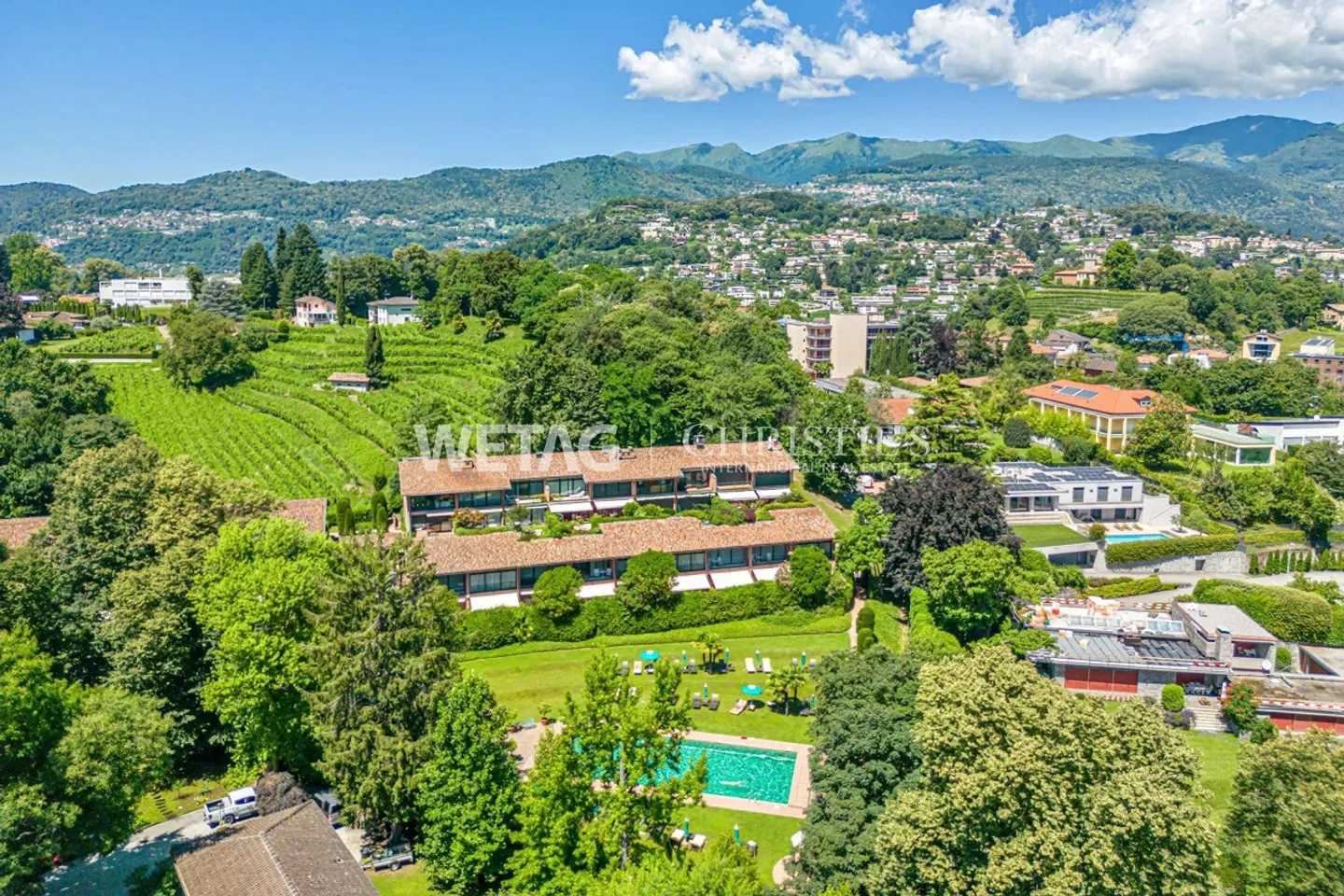 Attico Elegante con Vista Lago - Foto 1 di 13