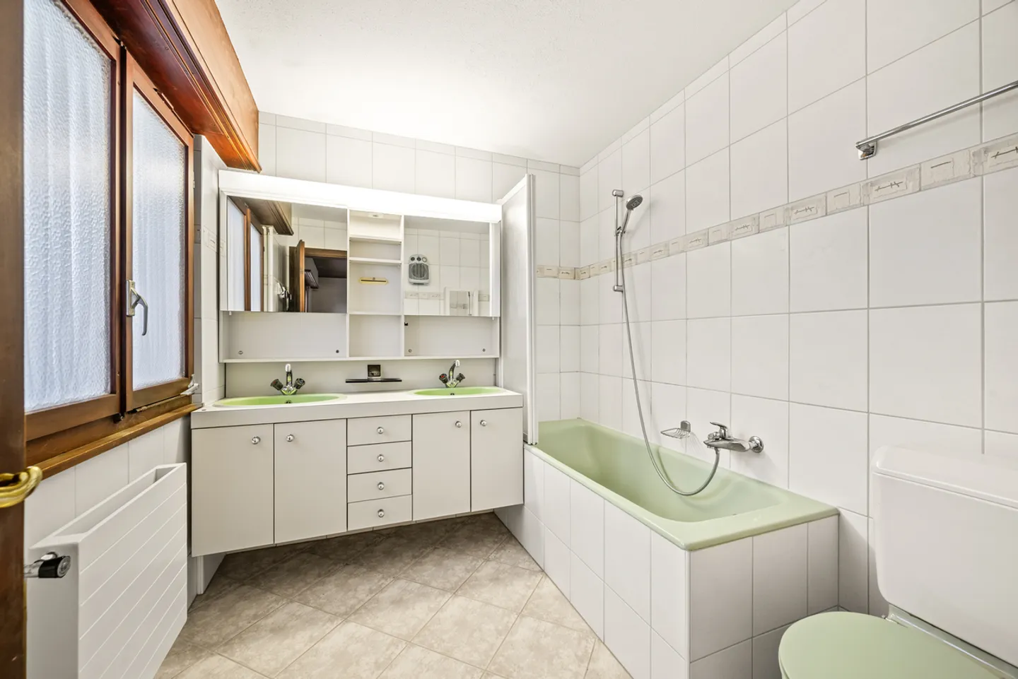 Chalet with Mountain Views - Photo 12 of 22