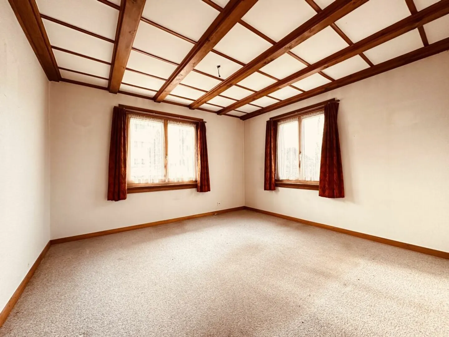 Maison individuelle indépendante, construite en 1949, nécessitant des rénovations avec potentiel - Photo 4 sur 9