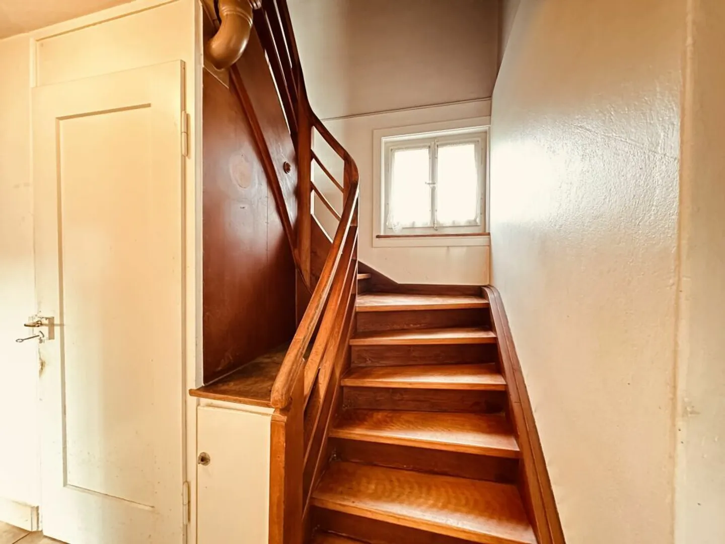 Maison individuelle indépendante, construite en 1949, nécessitant des rénovations avec potentiel - Photo 6 sur 9