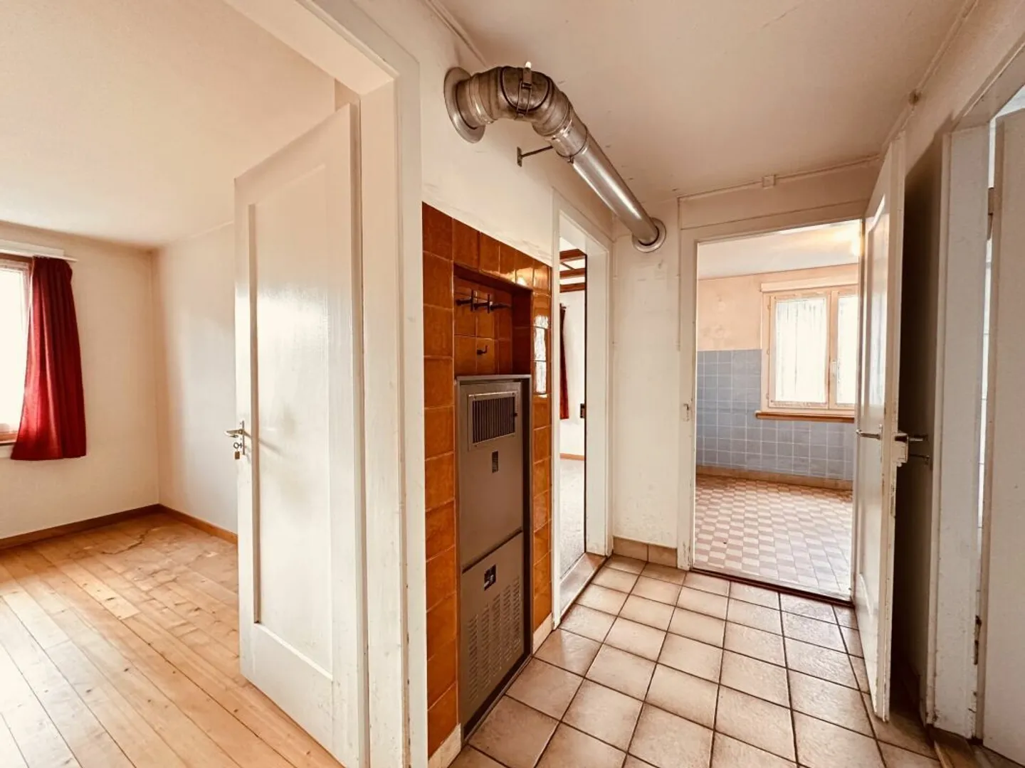 Maison individuelle indépendante, construite en 1949, nécessitant des rénovations avec potentiel - Photo 7 sur 9