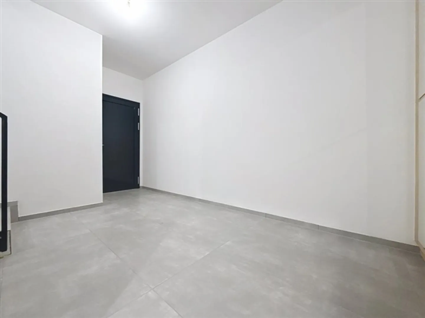 BRAND NEW A MAGNIFICENT MODERN 5.5-ROOM VILLA OF 200 M2 WITH GARDEN - Photo 5 of 13