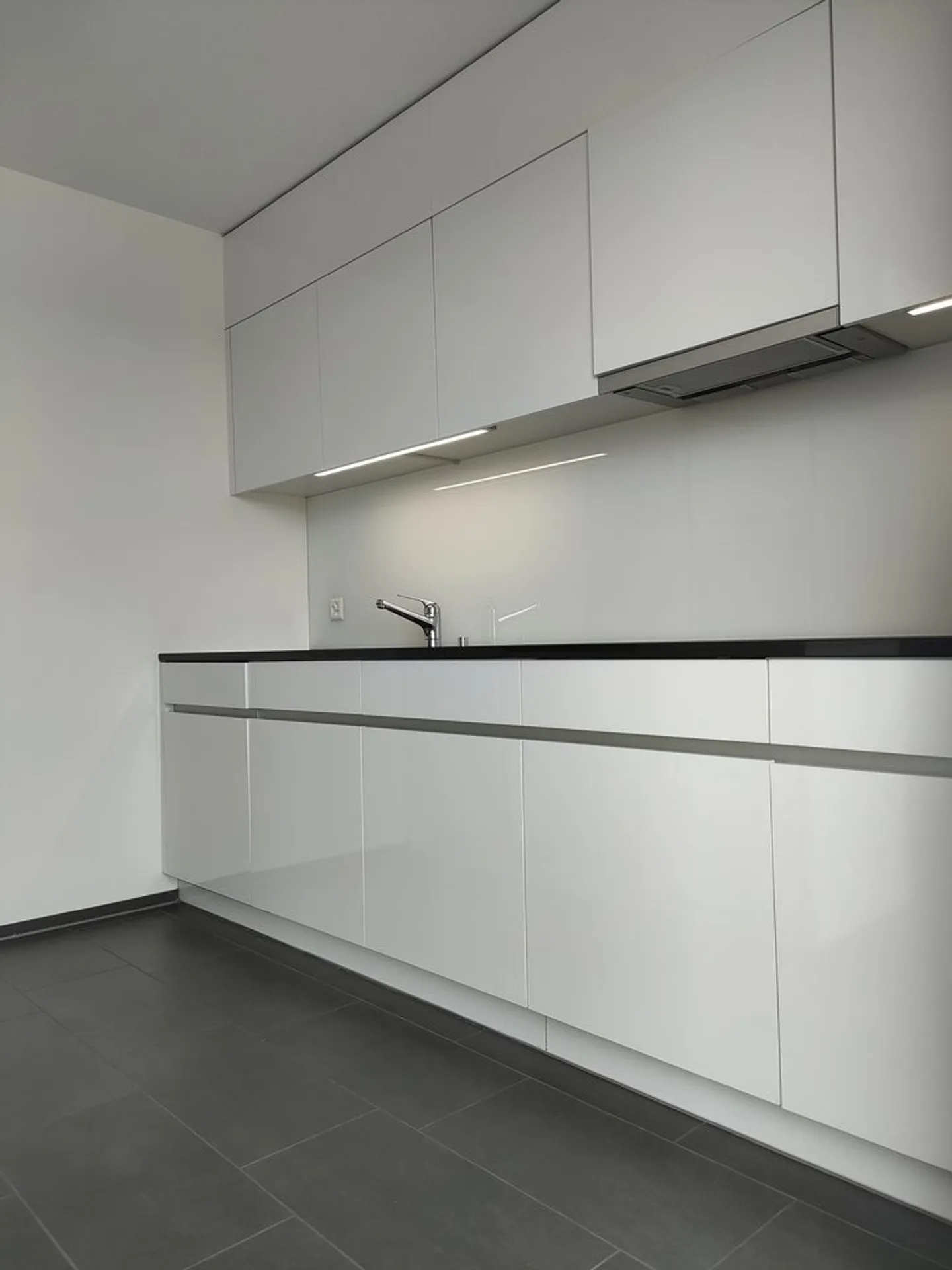 Stilvolles Apartment mit Stadtblick - Foto 2 von 9