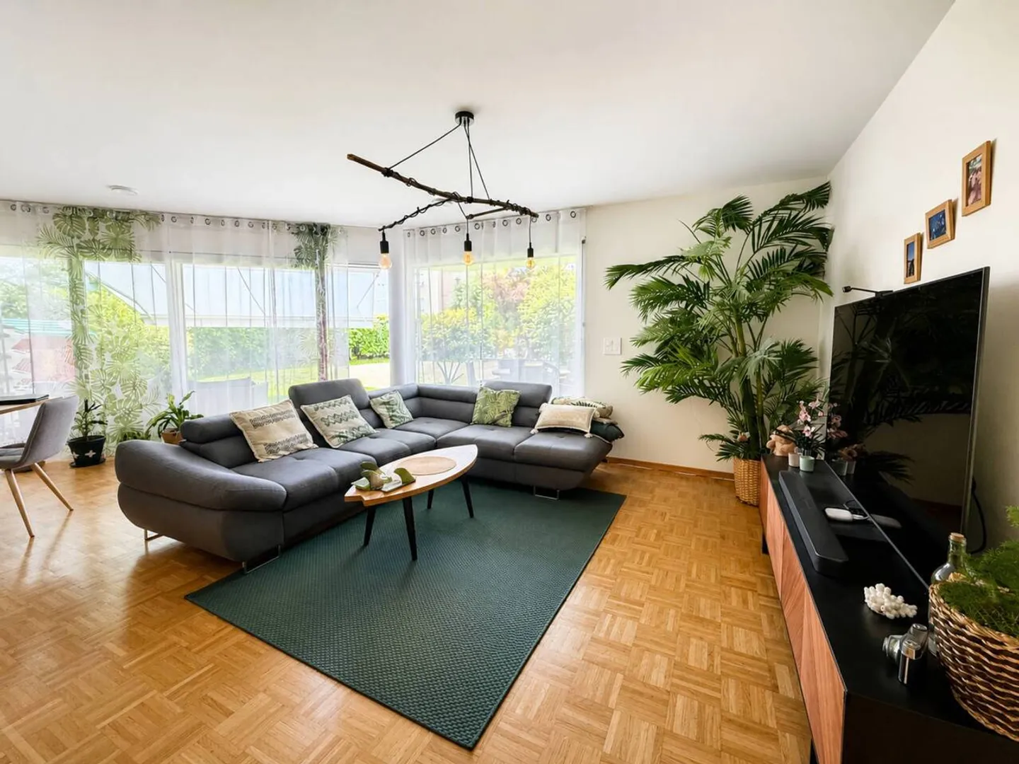 Superb 3.5-room apartment with private garden near the lake - Photo 4 of 12