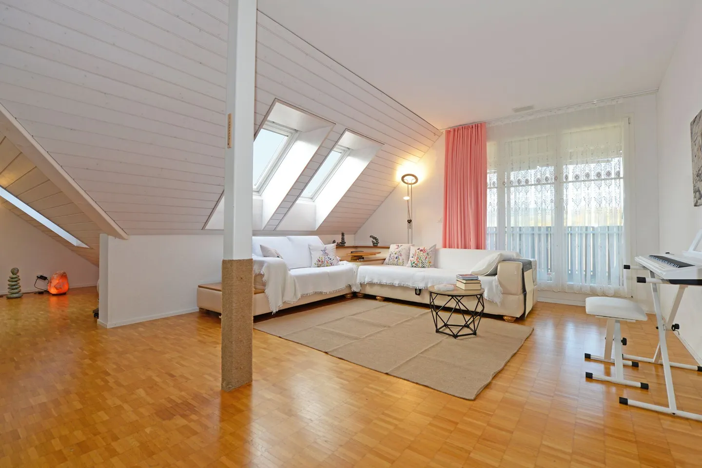 5.5-Room Penthouse Apartment in the Countryside - Photo 7 of 15