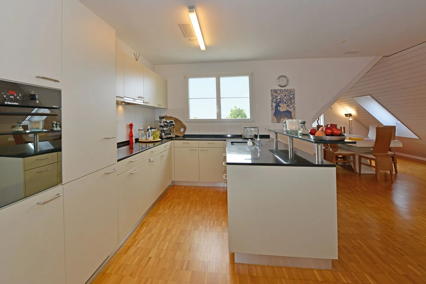 5.5-Room Penthouse Apartment in the Countryside - Photo 10 of 15