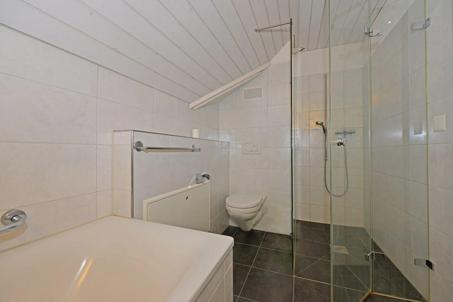 5.5-Room Penthouse Apartment in the Countryside - Photo 14 of 15