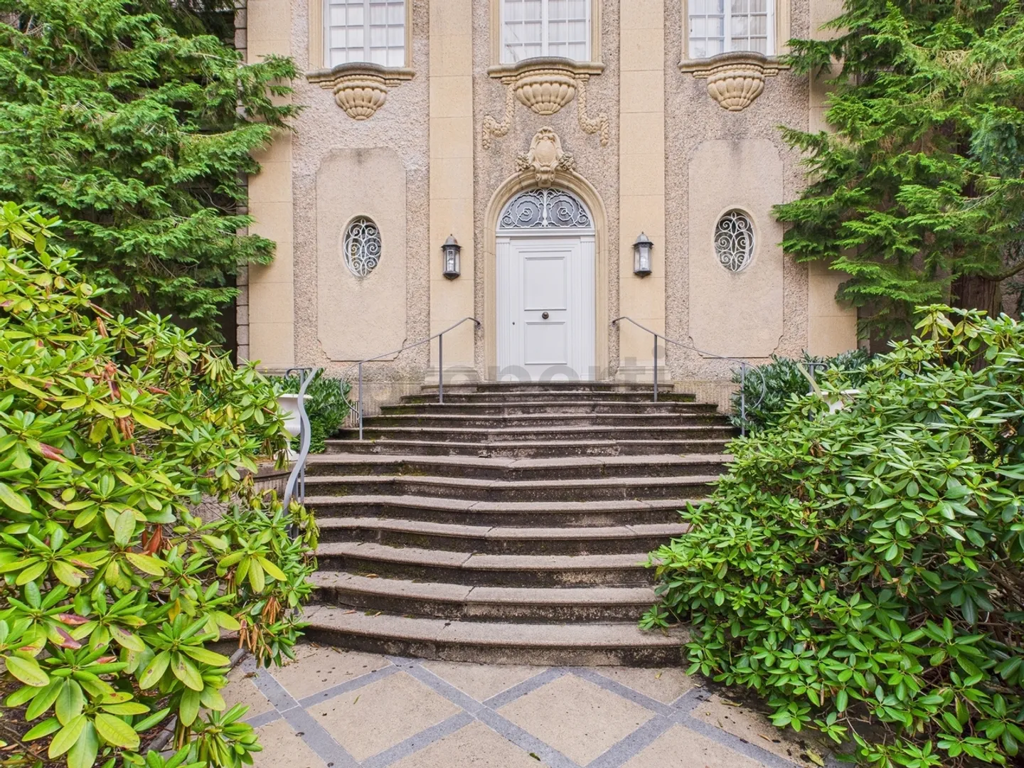 First Villa on the Bruderholz – A Journey Through Stylish Architecture - Photo 4 of 13