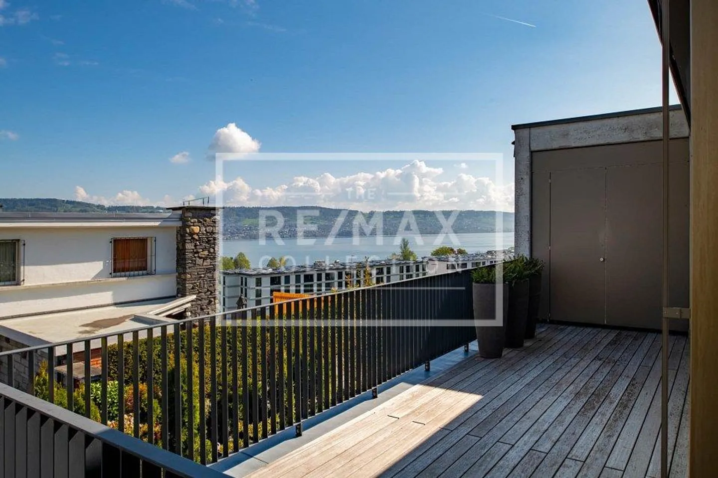 Duplex di Lusso con Vista Lago - Foto 7 di 13