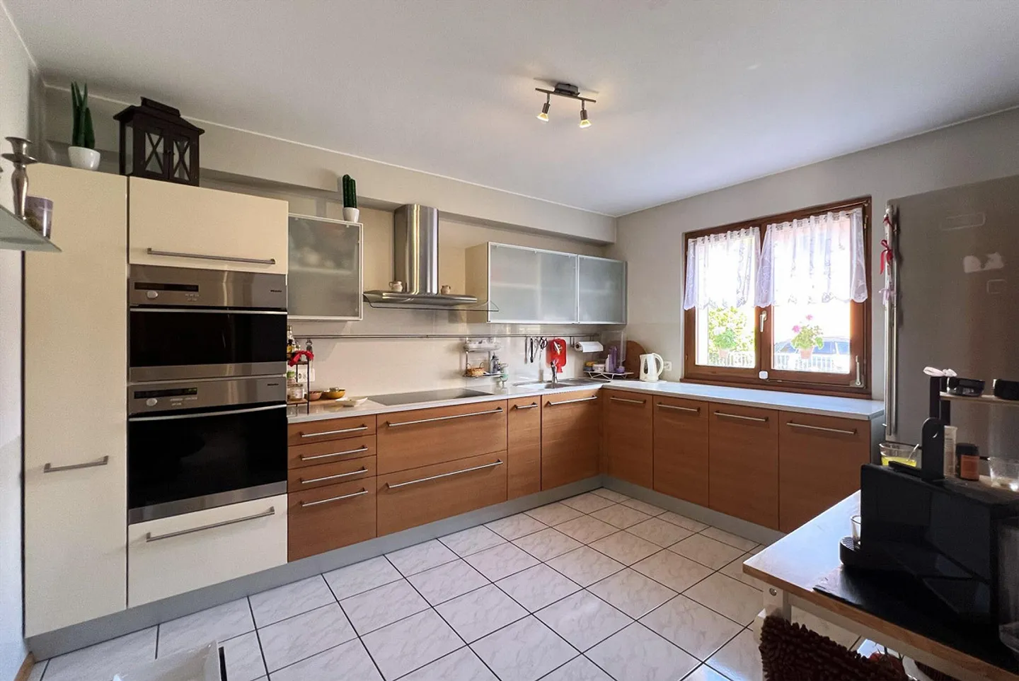 Schöne 4.5-Zimmer-Villa mit Garten und Grotte in Novazzano - Foto 4 von 11