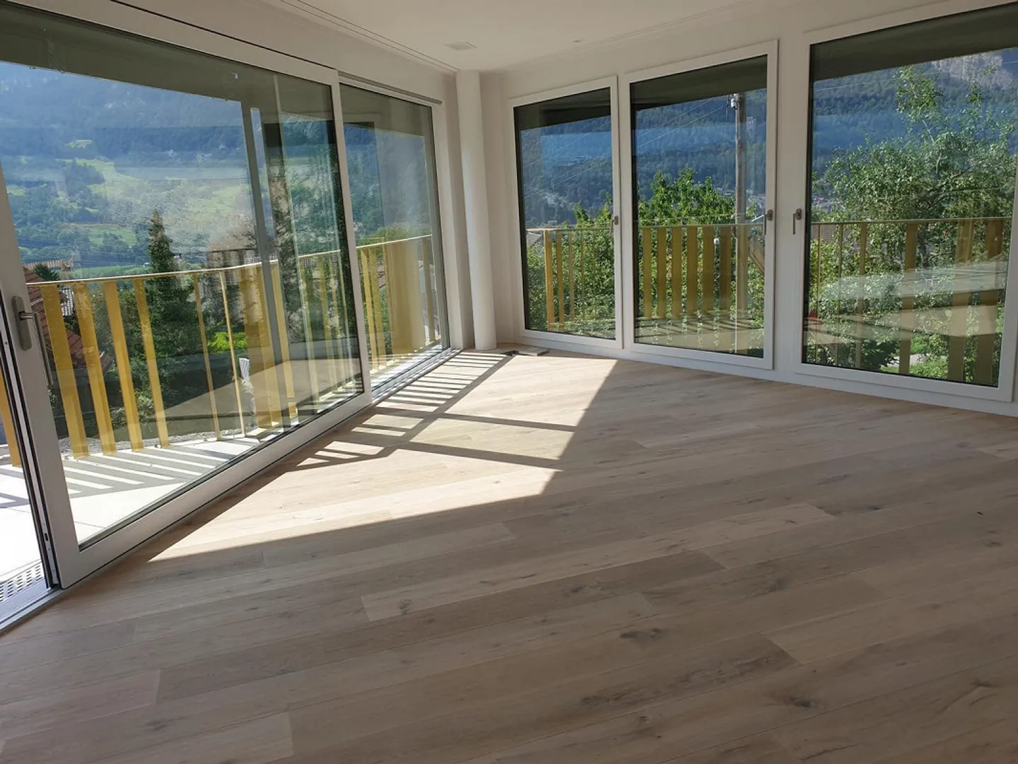 Moderne Zimmer in WG - Foto 3 von 9