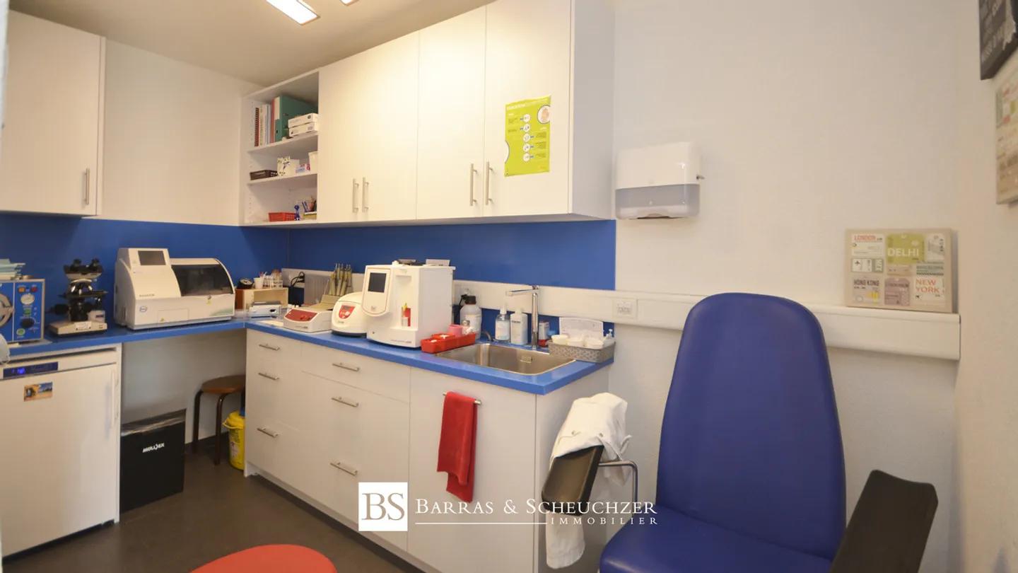 Versatile Medical Center in Vétroz - Photo 10 of 12