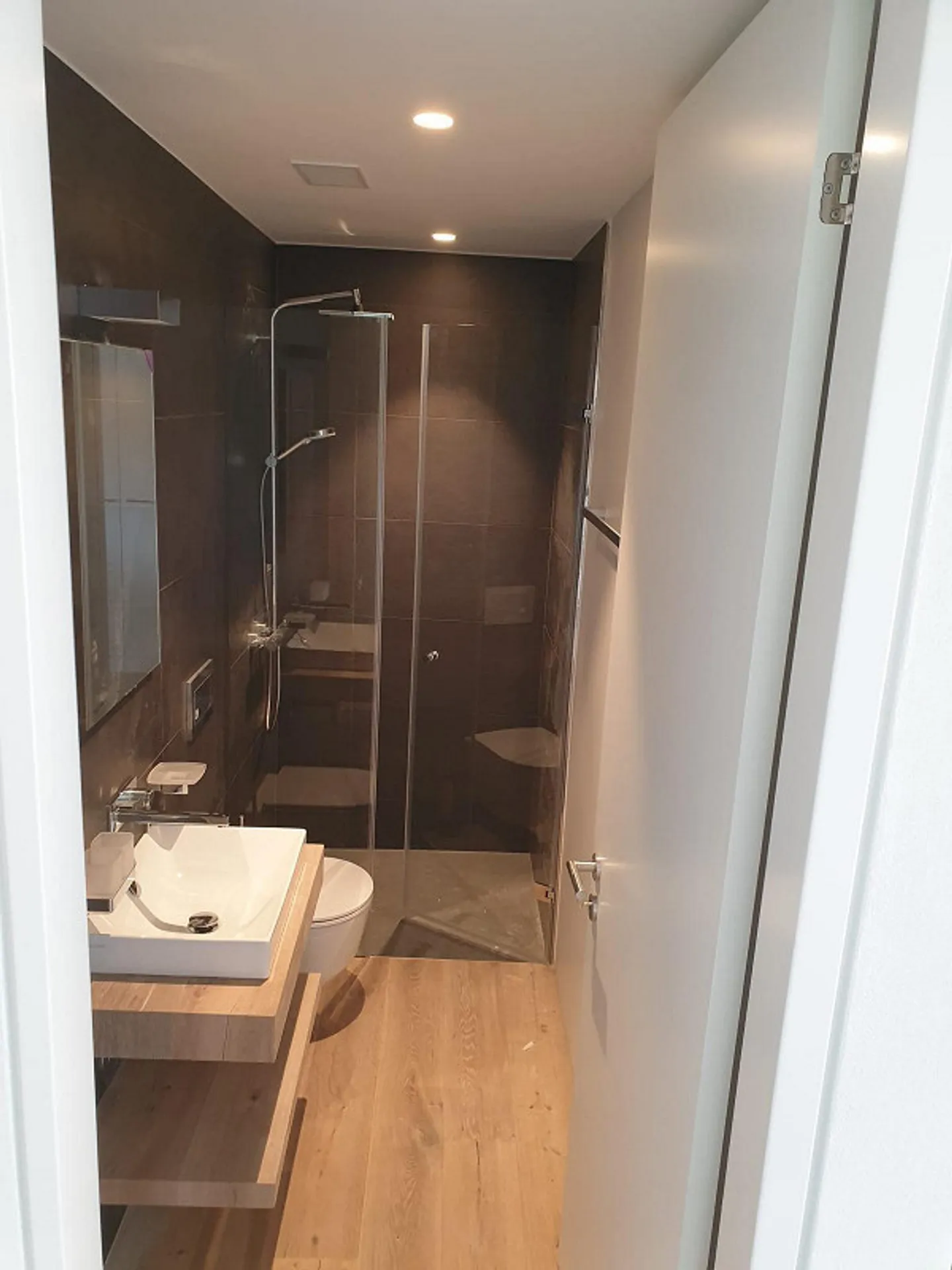 Moderne Zimmer in WG - Foto 4 von 9