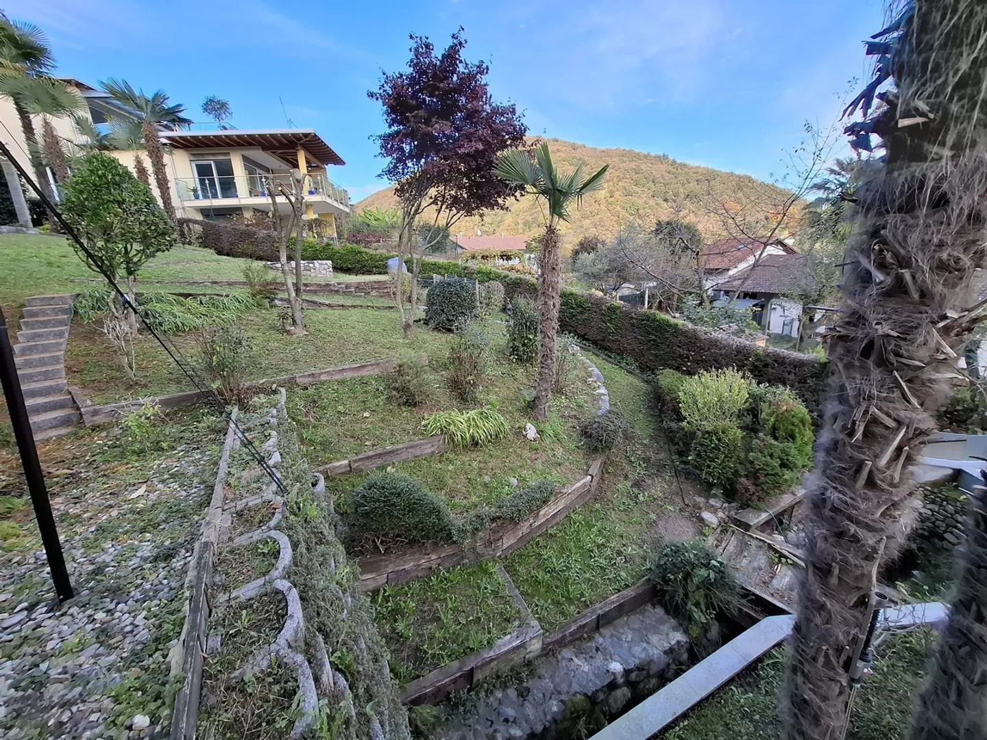 Building plot with lake view and private access in an exclusive location near Lake Lugano - Photo 7 of 13