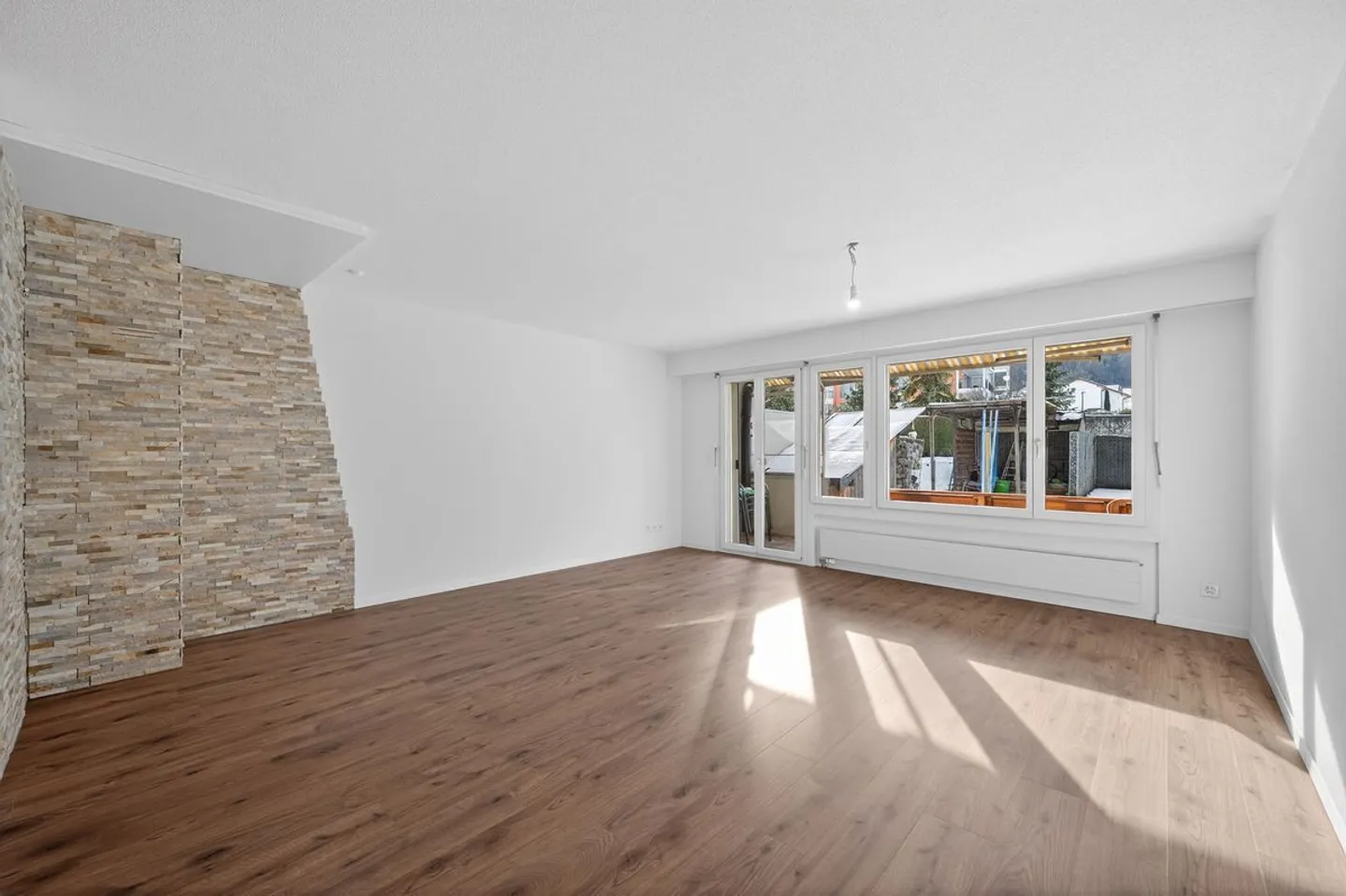 Stepped house for sale - Photo 2 of 13