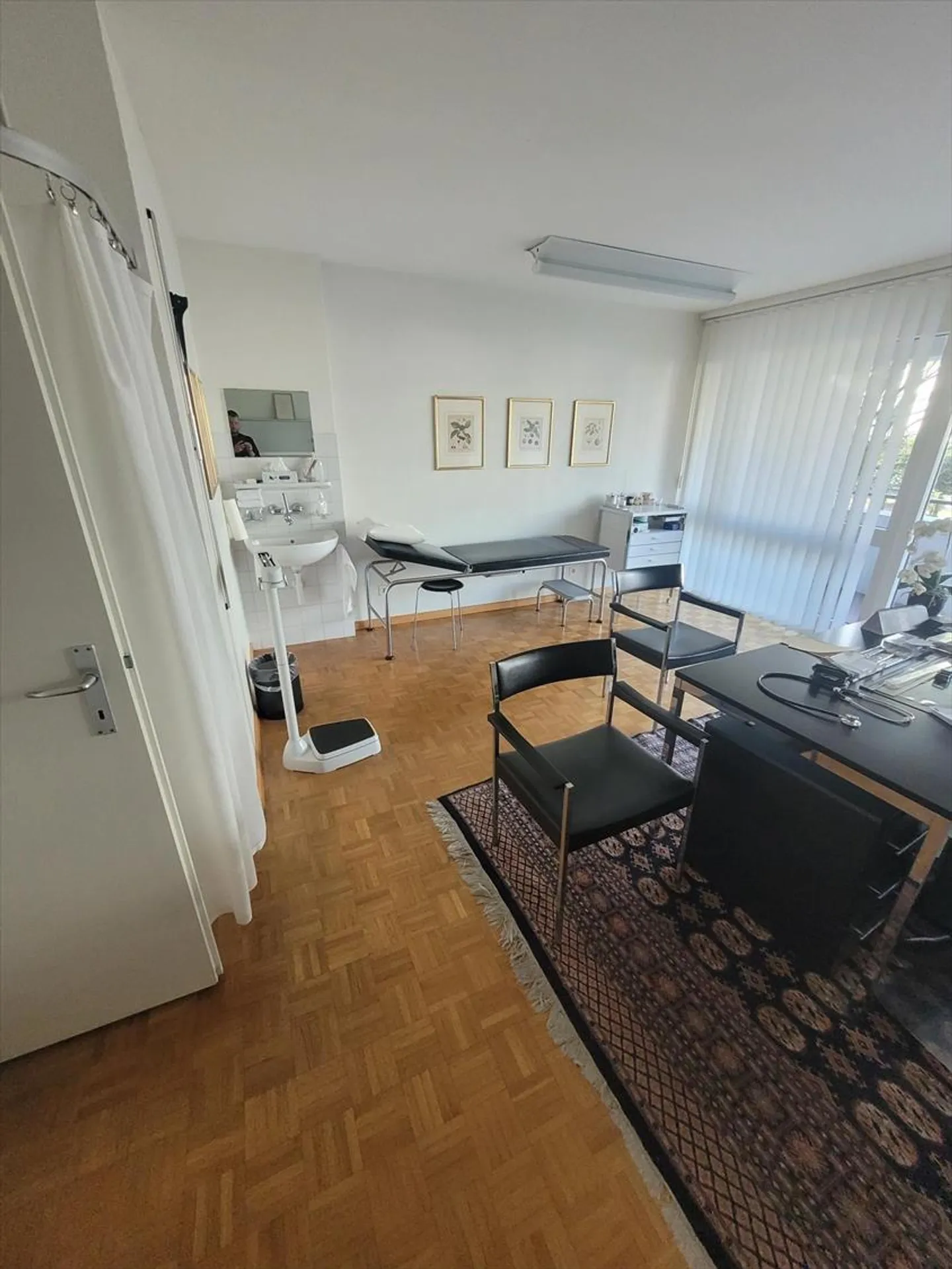 Pratique, thérapie ou bureau dans le quartier tendance de Gundeldingen, Bâle – 187 m² - Photo 2 sur 4