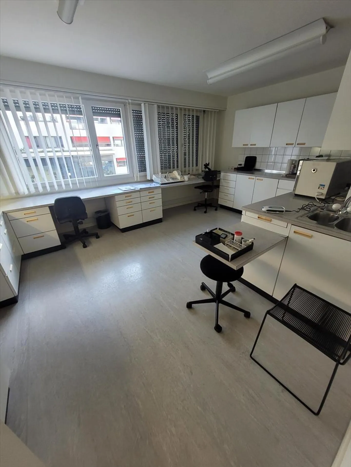 Pratique, thérapie ou bureau dans le quartier tendance de Gundeldingen, Bâle – 187 m² - Photo 4 sur 4