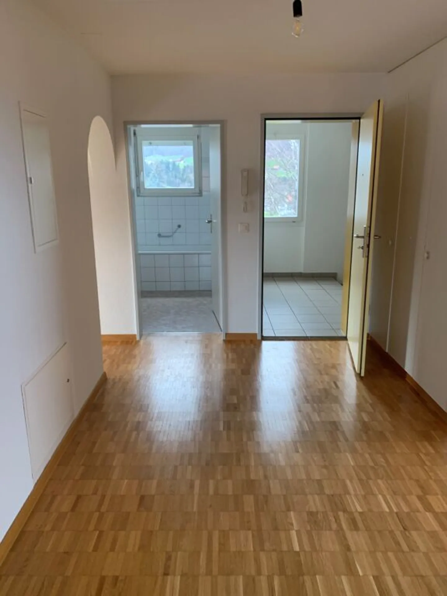 PROMOTION DE FIN D'ÉTÉ - Appartement sous les toits ensoleillé avec belle vue - Photo 4 sur 6