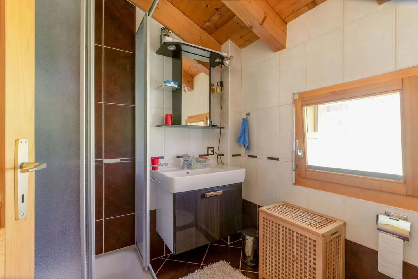 Chalet Rare en Plein Soleil! - Photo 11 of 20