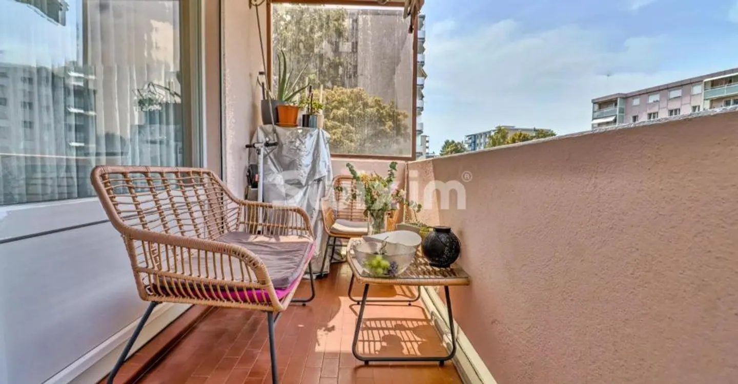 Esclusività! Appartamento di 4.5 locali; Un ambiente di vita privilegiato - Foto 2 di 8
