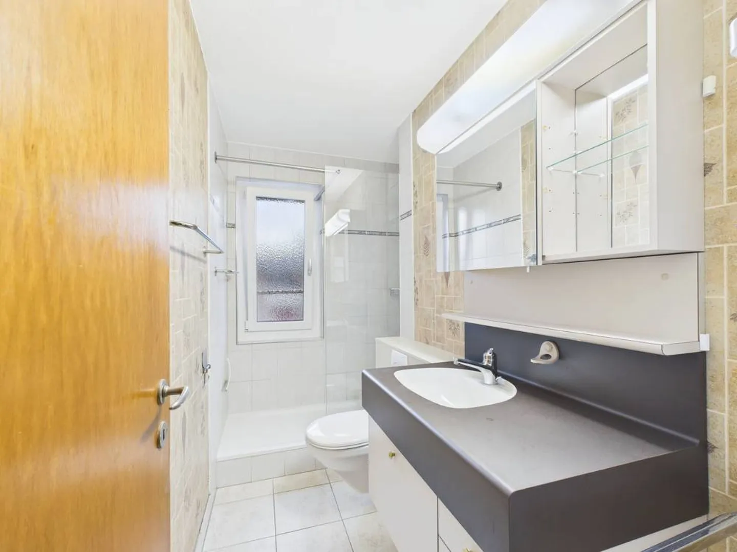 Casa affascinante in una buona zona residenziale - Foto 5 di 9