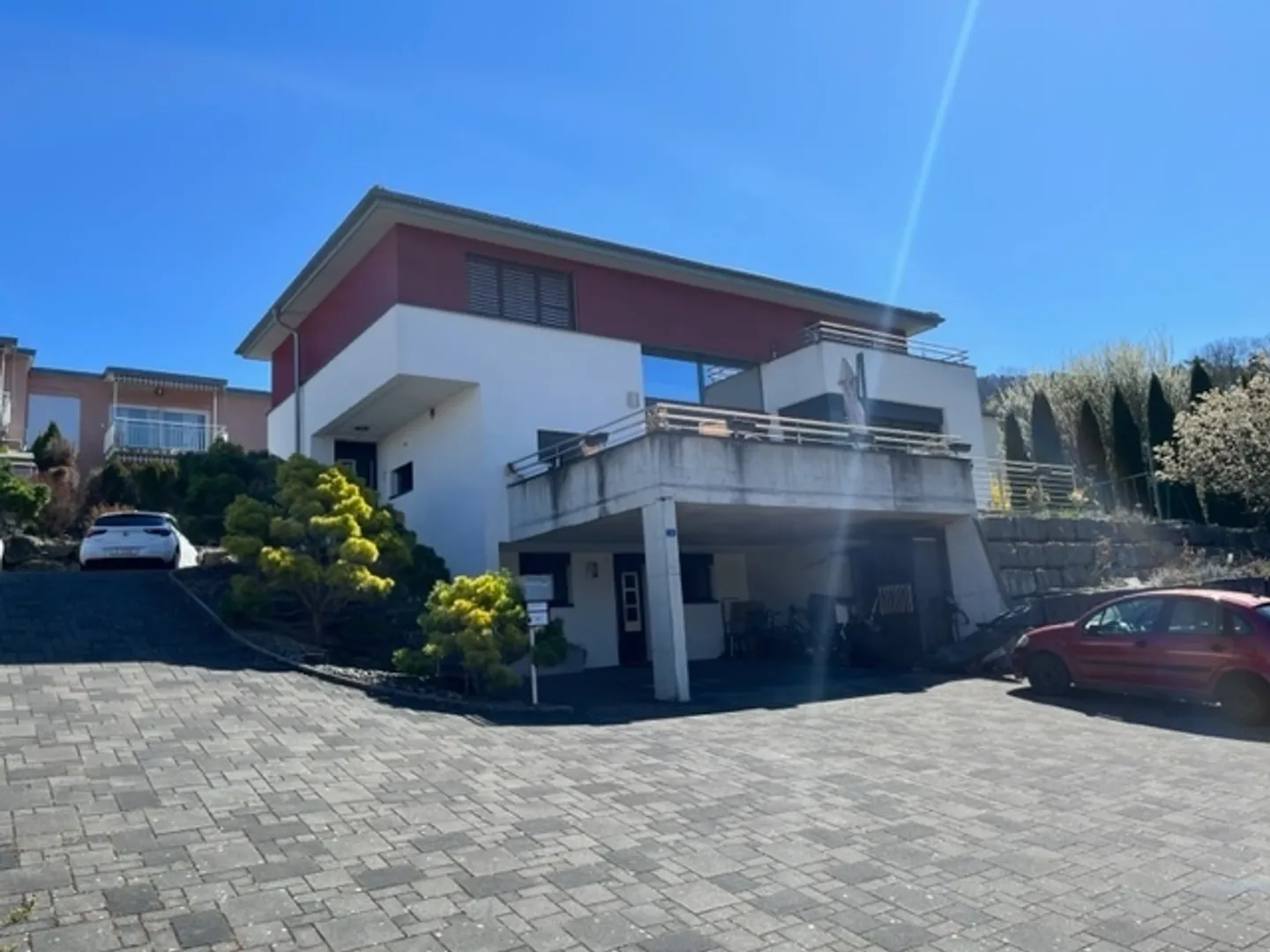 Moderne Familienhaus - Foto 1 von 10