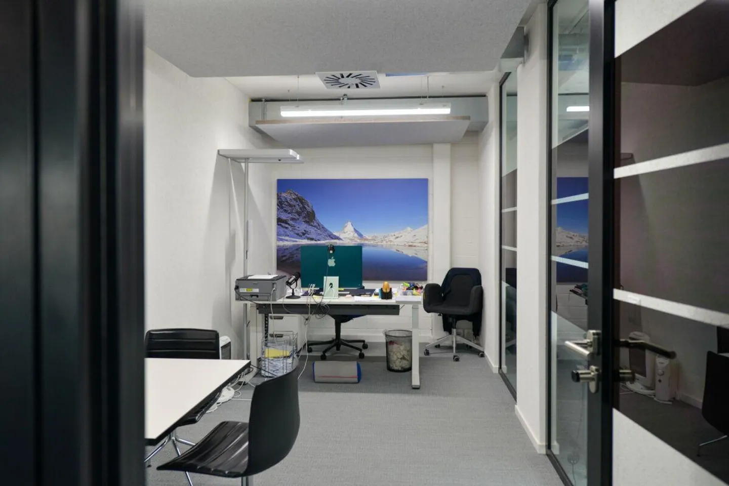 Representative Office Space - Photo 8 of 9