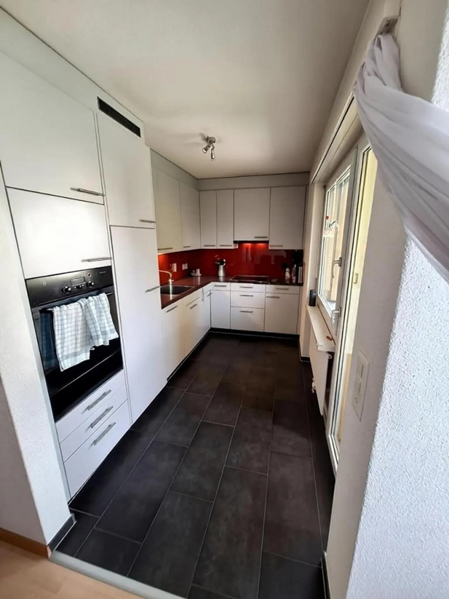 Grosszügige 4.5-Zimmerwohnung im Zentrum von Dietlikon - Foto 2 von 10